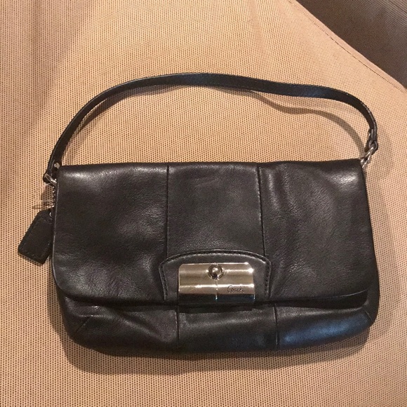 Coach clutch, includes a strap for your shoulder - Picture 4 of 4